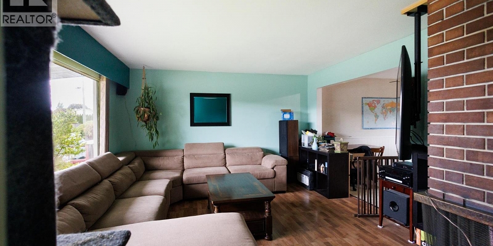 4732 LOEN AVENUE Terrace Photo 9 4732 LOEN AVENUE Terrace Photo 9